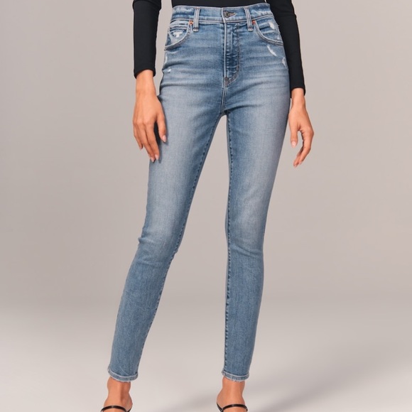 Abercrombie & Fitch Jeans - Picture 1 of 6